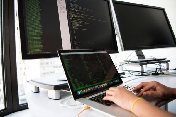 盤點口碑好的電動升降機定制廠家，升降機制造企業選哪家:升降機廠家